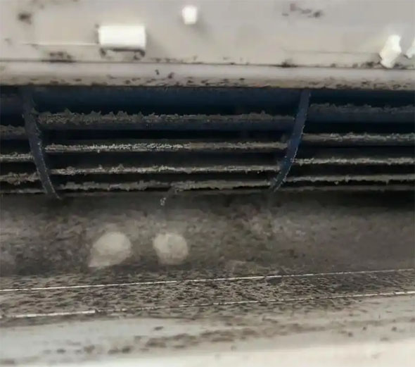 阳原空调吹的风有股烧焦味是怎么回事